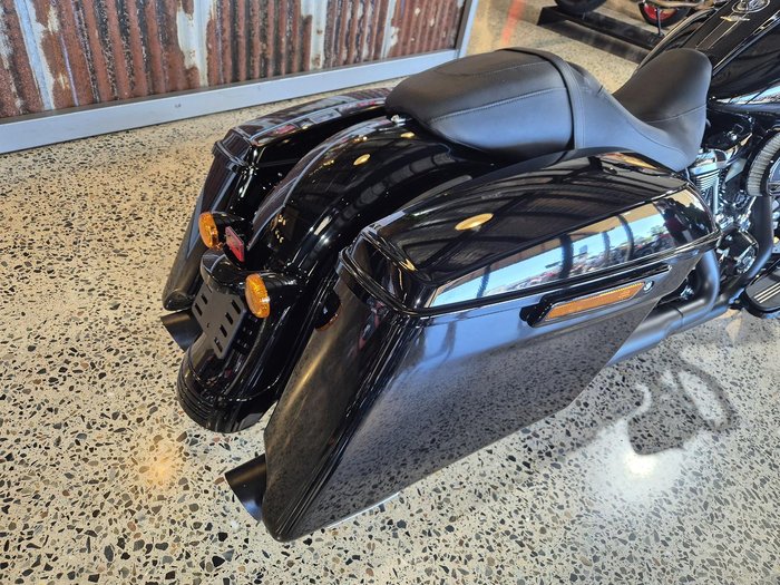 2025 Harley-Davidson Road King Special 114 (FLHRXS)