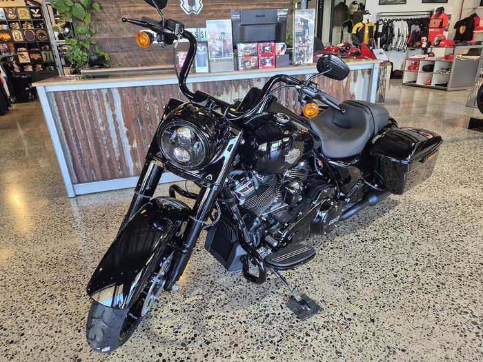 2025 Harley-Davidson Road King Special 114 (FLHRXS) 