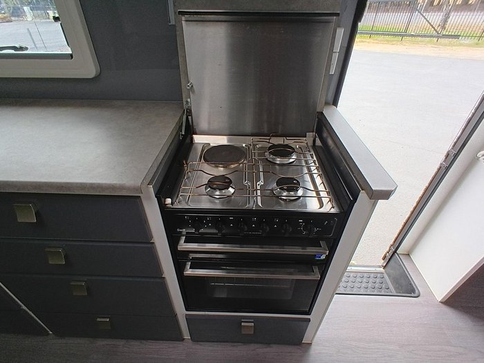 2016 Retreat Daydream 226C Slide Out