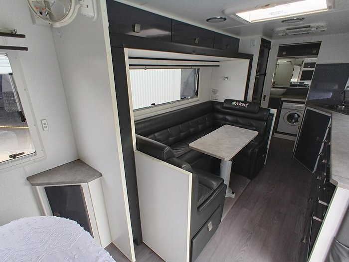 2016 Retreat Daydream 226C Slide Out