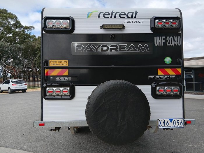 2016 Retreat Daydream 226C Slide Out