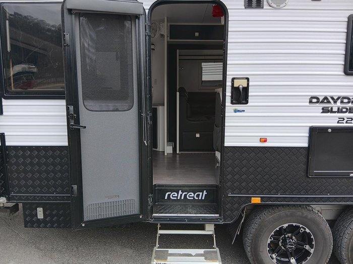 2016 Retreat Daydream 226C Slide Out