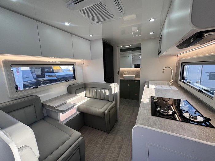 2025 Crusader My25 Musketeer Centaur 19'4Ft Semi Off-Road Couples Van