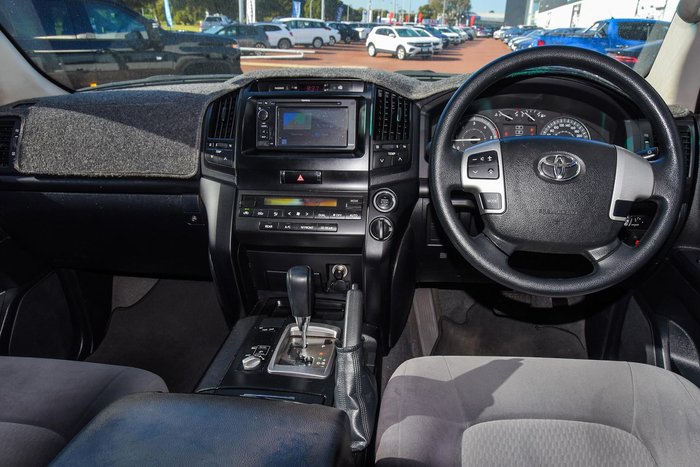 2013 Toyota Landcruiser GXL VDJ200R MY12 4X4 Constant Glacier White