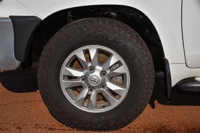 2013 Toyota Landcruiser GXL VDJ200R MY12 4X4 Constant Glacier White