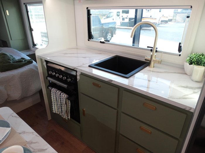 2025 JB Caravans Gator 17.10 Rd