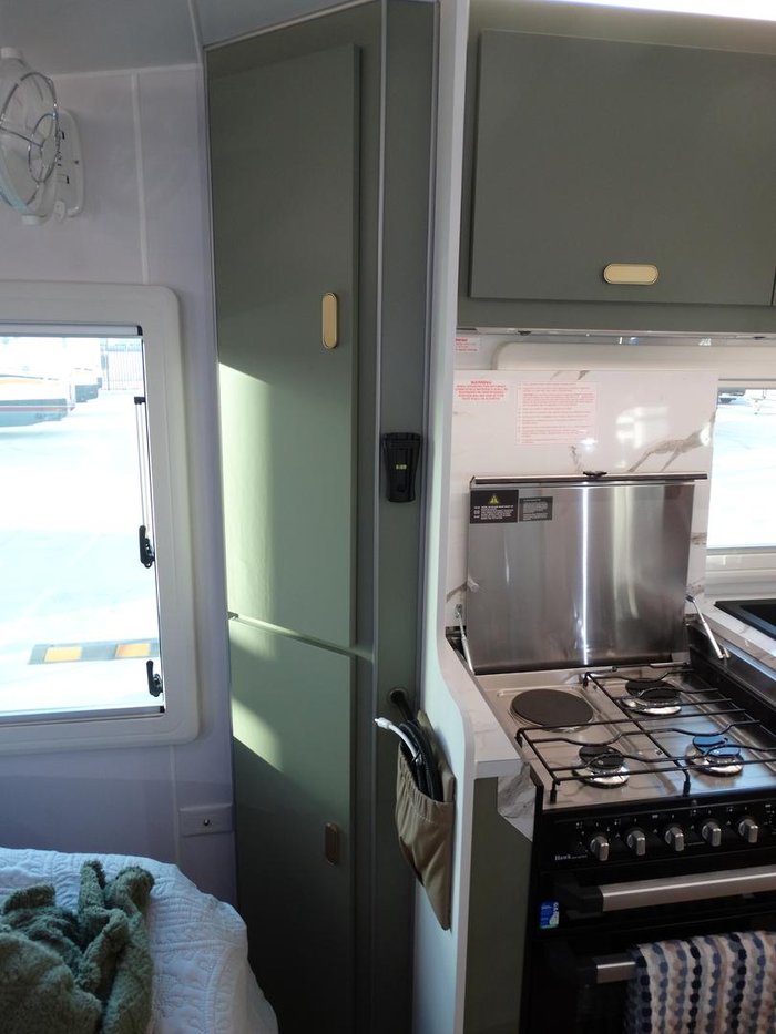 2025 JB Caravans Gator 17.10 Rd