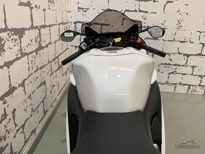 2025 Suzuki Hayabusa (GSX1300R) Hayabusa White