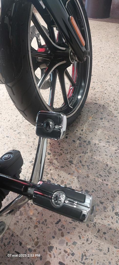2014 Harley-Davidson Breakout 103 (FXSB) Softail Black