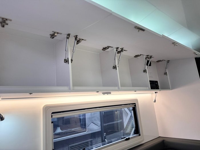 2025 Crusader My25 Musketeer Treville Club Lounge Ensuite Couples Van