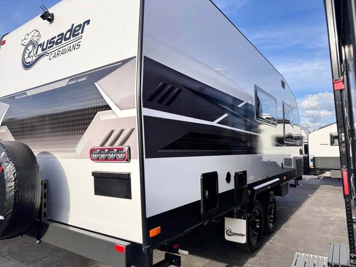 2025 Crusader My25 Musketeer Treville Club Lounge Ensuite Couples Van