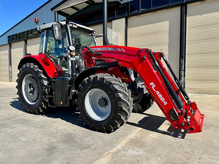2025 Massey Ferguson 7S.155 Dyna-6 Red