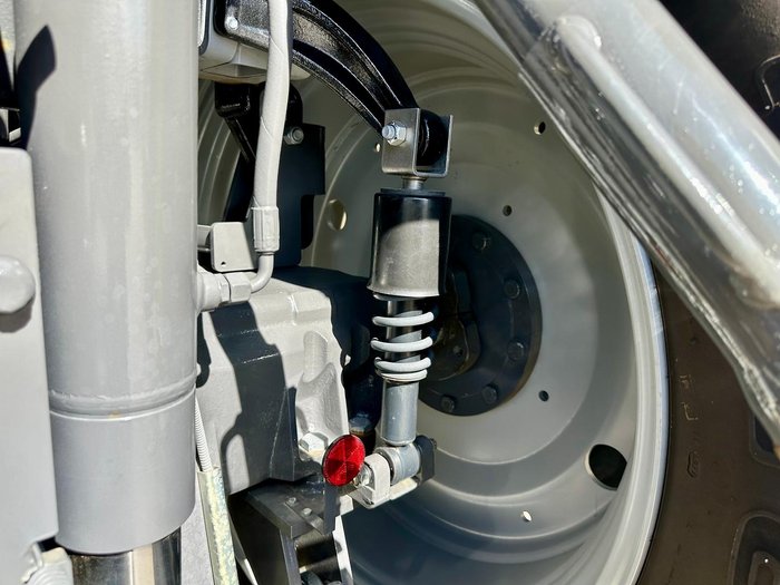 2025 Massey Ferguson 7S.155 Dyna-6 Red