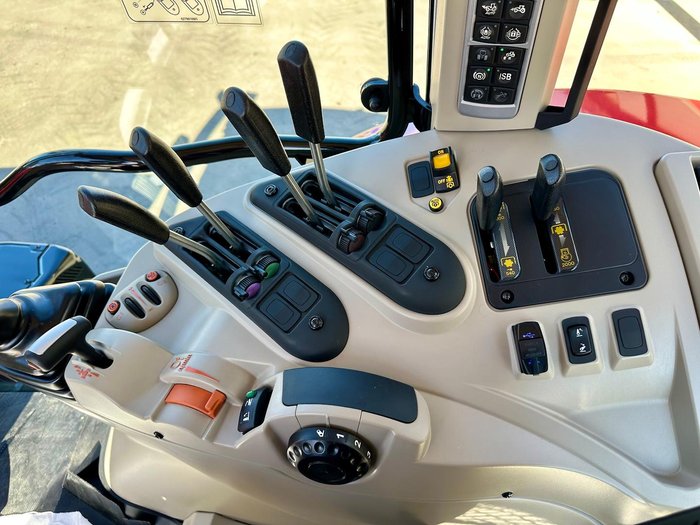 2025 Massey Ferguson 7S.155 Dyna-6 Red