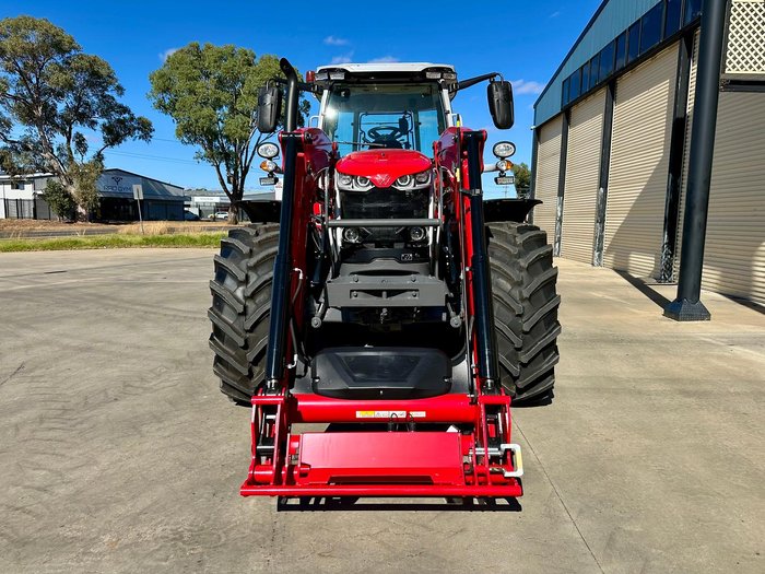 2025 Massey Ferguson 7S.155 Dyna-6 Red
