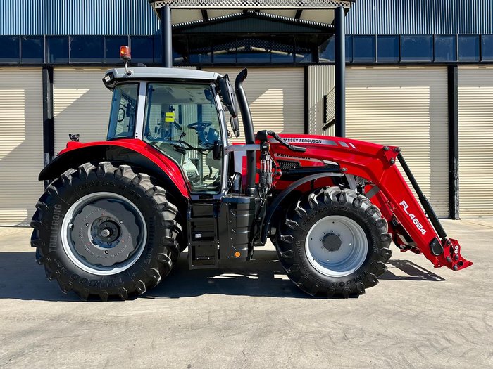 2025 Massey Ferguson 7S.155 Dyna-6 Red