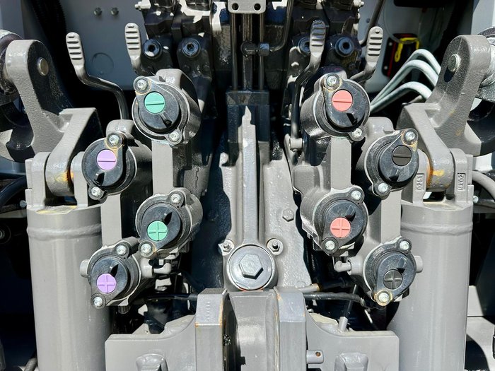 2025 Massey Ferguson 7S.155 Dyna-6 Red