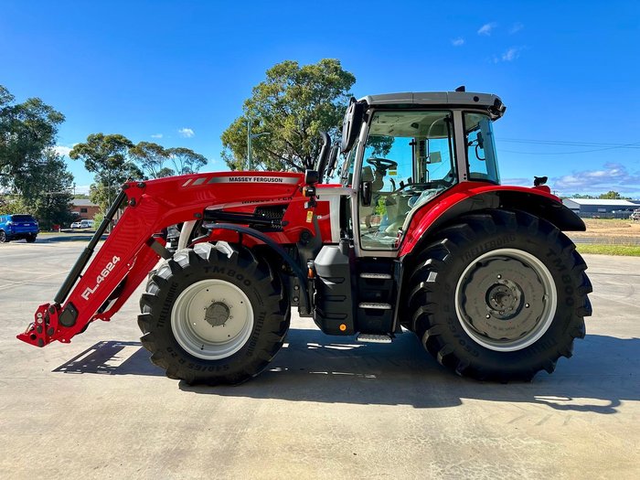 2025 Massey Ferguson 7S.155 Dyna-6 Red