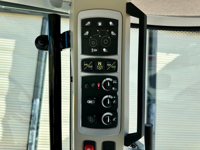 2025 Massey Ferguson 7S.155 Dyna-6 Red