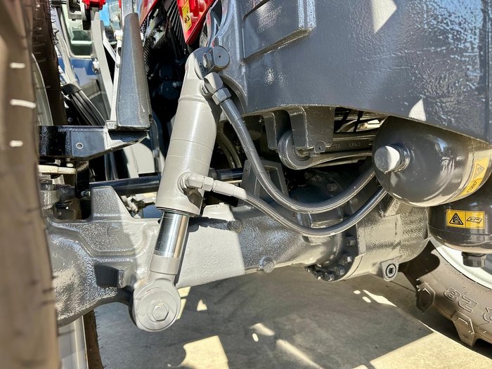 2025 Massey Ferguson 7S.155 Dyna-6 Red