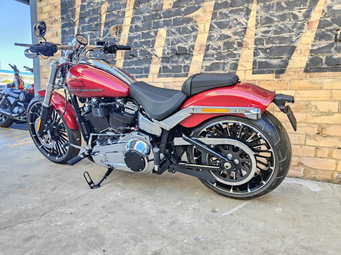 2025 HARLEY-DAVIDSON BREAKOUT 117 (FXBR) ROAD RED