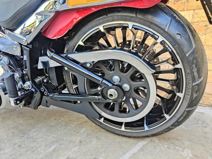 2025 HARLEY-DAVIDSON BREAKOUT 117 (FXBR) ROAD RED