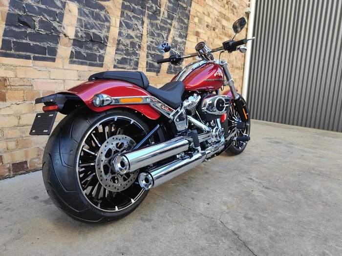 2025 HARLEY-DAVIDSON BREAKOUT 117 (FXBR) ROAD RED