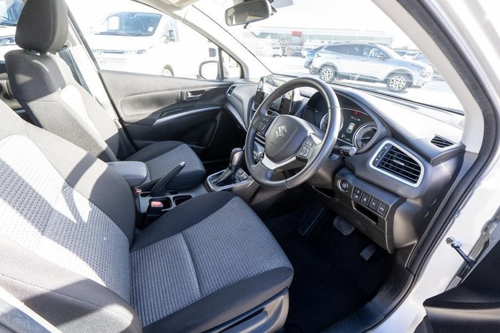 2023 Suzuki S-Cross GL+