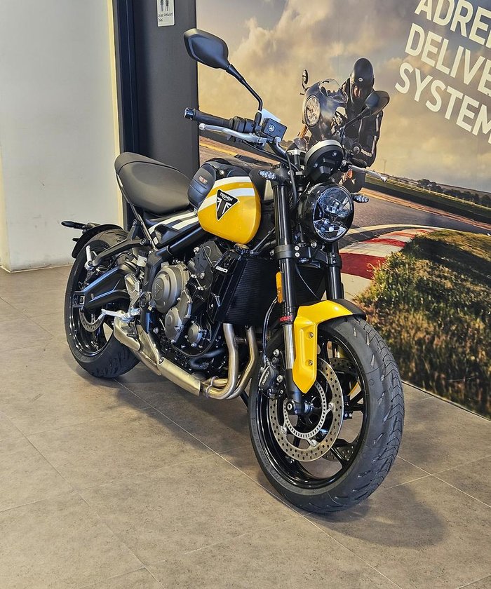 2025 Triumph Trident 660 Trident Yellow