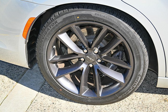 2019 Chrysler 300 SRT Core