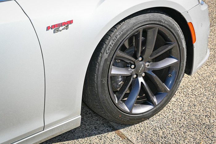 2019 Chrysler 300 SRT Core