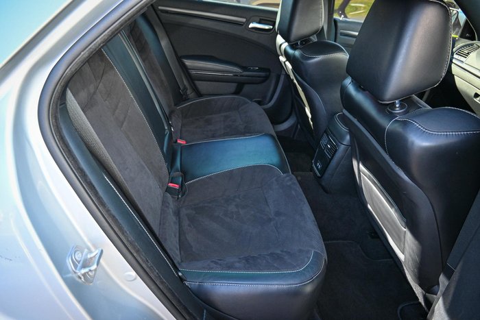 2019 Chrysler 300 SRT Core