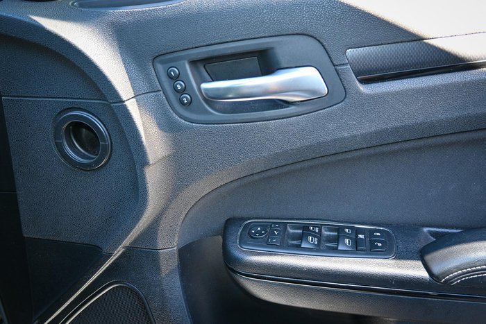 2019 Chrysler 300 SRT Core