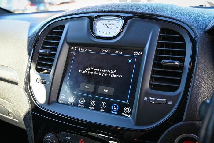 2019 Chrysler 300 SRT Core