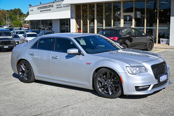 2019 Chrysler 300 SRT Core