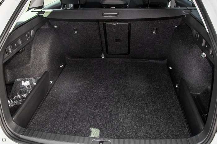 2025 SKODA Octavia 110TSI Select NX MY25 Moon White