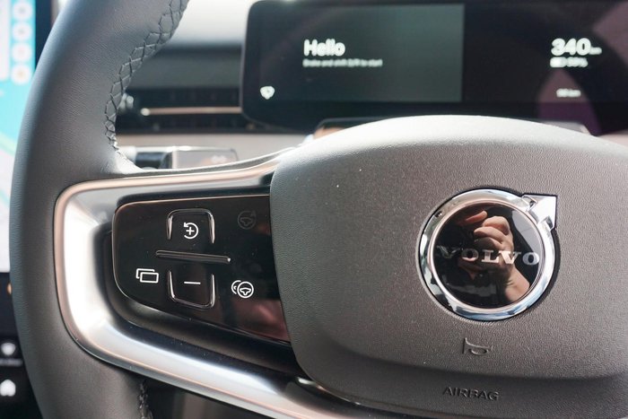 2025 Volvo EX90 Plus Twin Motor