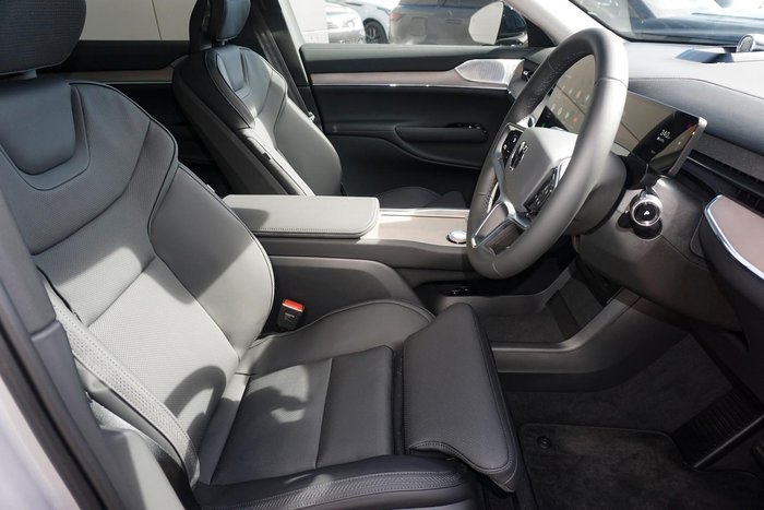 2025 Volvo EX90 Plus Twin Motor