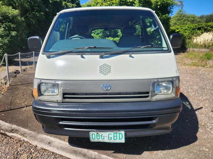 1998 Toyota Hiace RZH103R French Vanilla