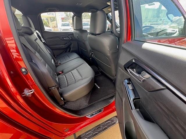 2024 Isuzu D-MAX BLADE