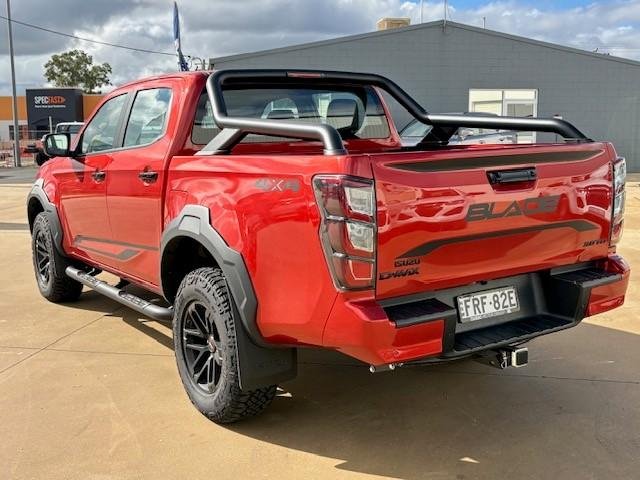 2024 Isuzu D-MAX BLADE