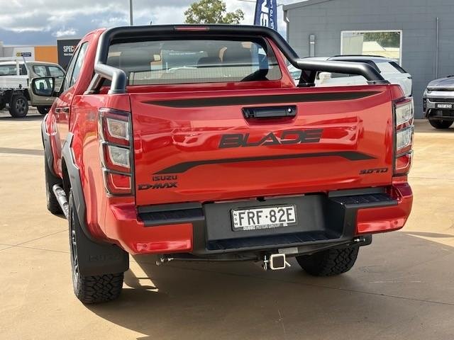 2024 Isuzu D-MAX BLADE