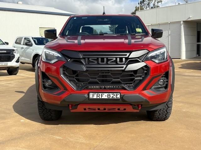 2024 Isuzu D-MAX BLADE