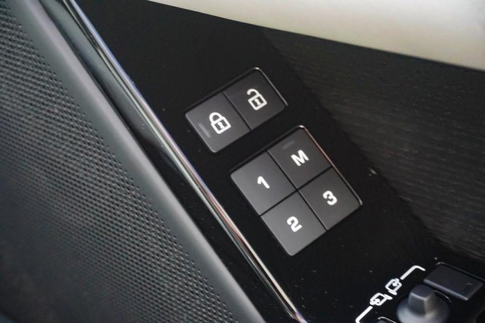 2024 Land Rover Range Rover Velar P250 Dynamic SE