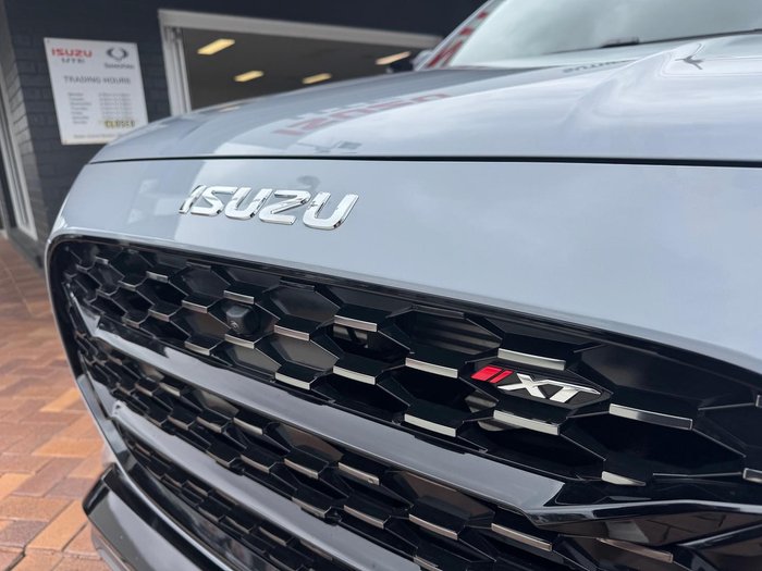 2025 Isuzu MU-X X-TERRAIN