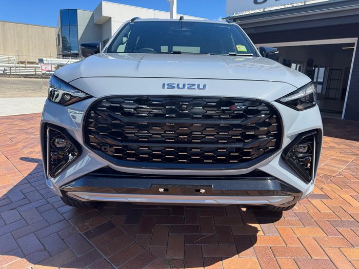 2026 Isuzu MU-X X-TERRAIN