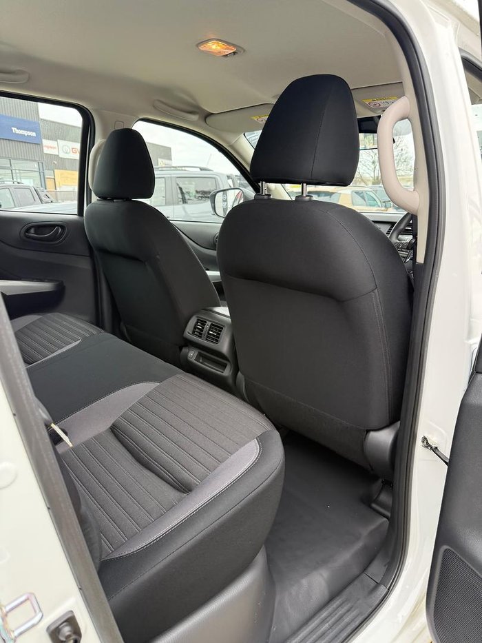2025 Nissan Navara SL