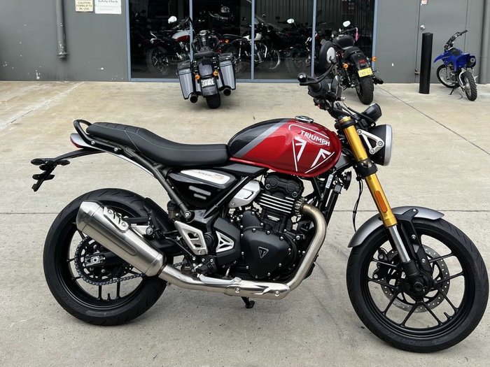 TRIUMPH SPEED 400 ROAD SPEED FOUR RED