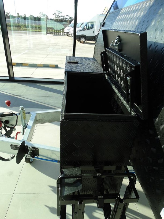 2025 New Age Caravans Manta Ray 18 Adventurer