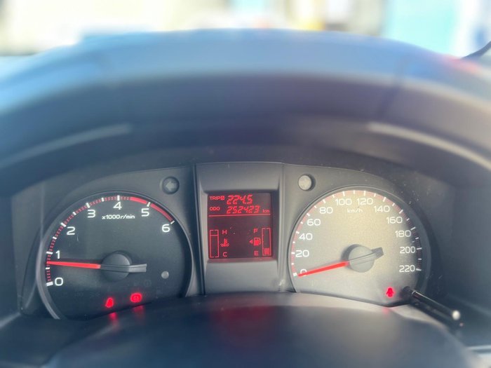 2015 Isuzu D-MAX SX MY15 4x2 Splash White